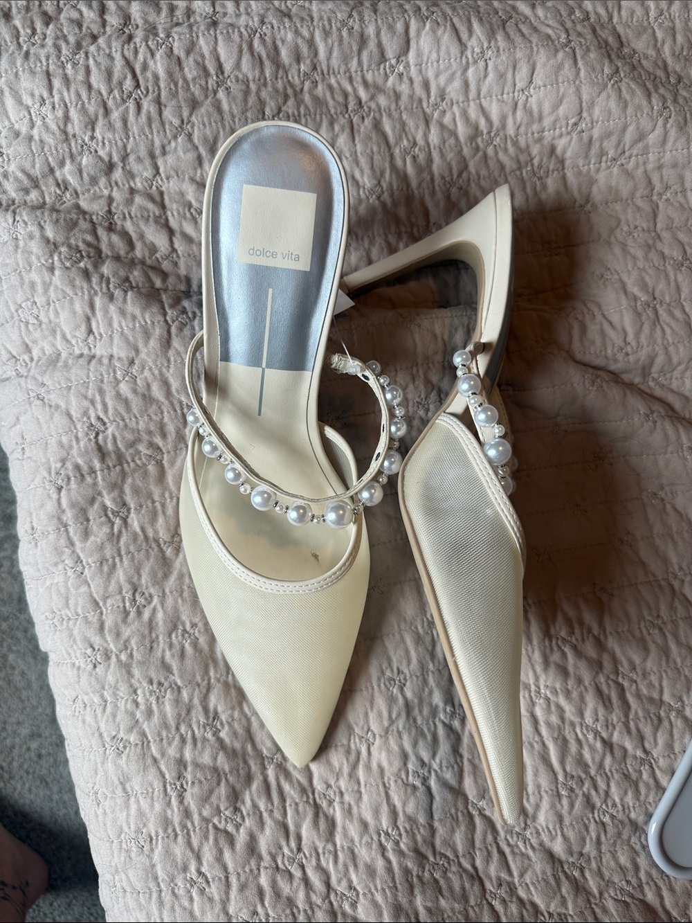 NWOT Dolce Vita Cream Pearl-Accent Pointed Toe Mesh Bridal Heels - Picture 3 of 7